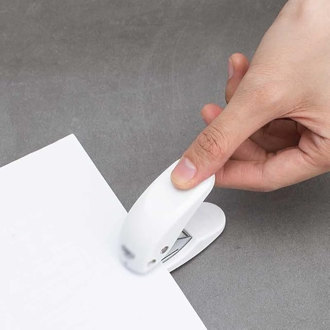 FMURY Punch Single Hole Puncher Mini Portable Manual Can Punch 10 Sheets of Paper Multi-Function Student File Puncher Ticket Punching(OneColor)