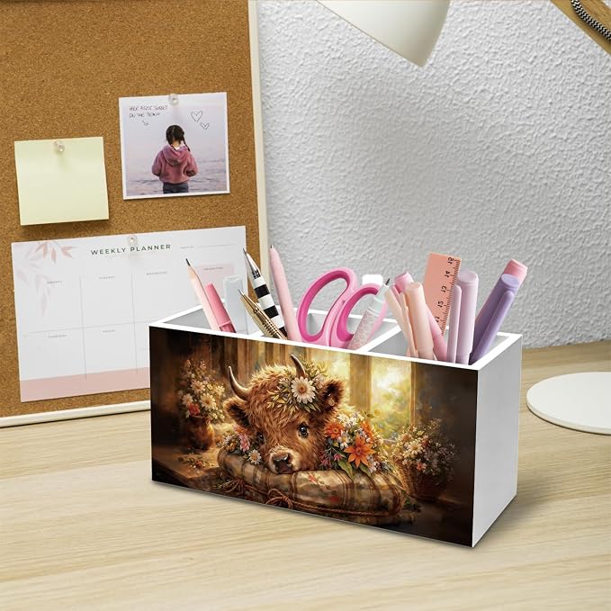 Rustic Wildflower Highland Cow Pen Holder for Desk, Highland Cow Gifts for Women Pencil Organizer, Cottagecore Farm Heifer Wooden Box Sign Desk Decor for Home Office Decoration