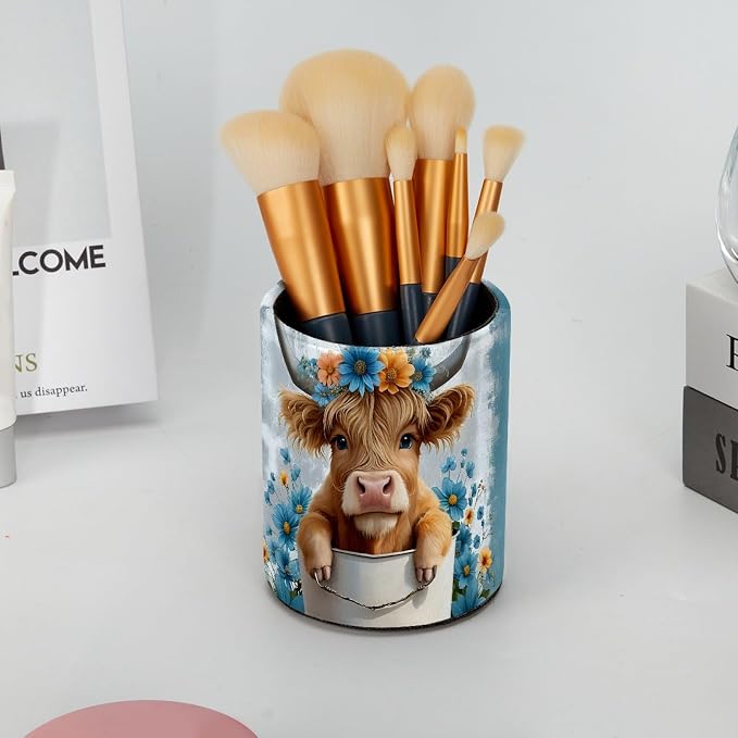 Highland Cow Floral Rustic Pen Holder Pencil Organizer Cute Pencil Cup Desk Decor Makeup Brush Holder PU Multifunctional Office Supplies for Home Classroom School