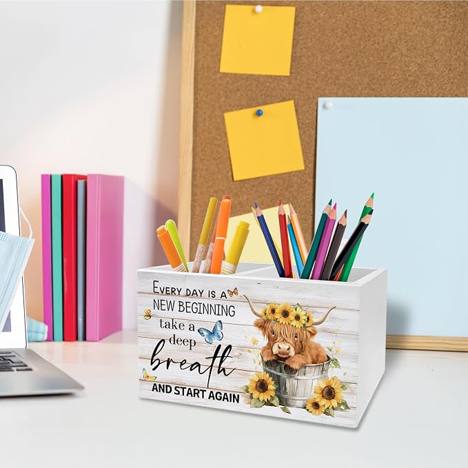 Inspirational Highland Cow Pen Holder for Desk, Highland Cow Lover Gifts Pencil Organizer, Rustic Sunflower Heifer Wooden Box Sign Desk Decor for Girls Room Home Office Decoration