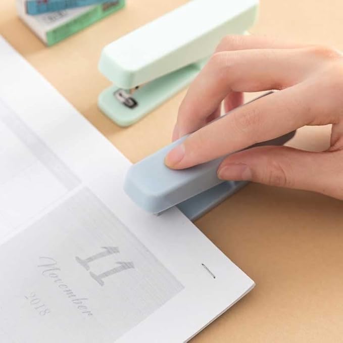 Solid Color Portable Mini Stapler Set with 1000 Staples Stationery Office Binding Tools(Black)