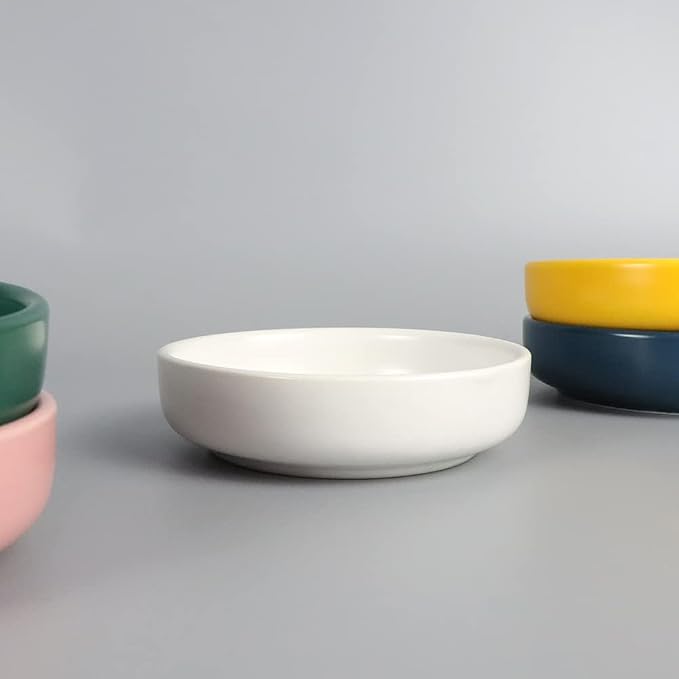 MEI YI TIAN Small Ceramic Paperclip Holder for Desk, Round Paper Clip Holder Push Pin Organizer Macaron White Paper Clip Dispenser Desktop Organizer Cute Storage Plate Desk Accessories