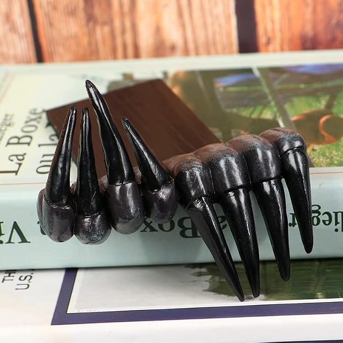 Creepy Thriller Demon Claw Resin Bookmark - Personalized Cool Horror Monster Hand Bookmark for Book Lovers