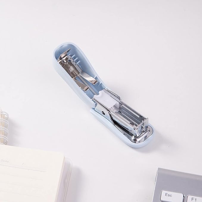 Desk Stapler Mini Cute Desktop Stapler Office Stapler 20 Paper Capacity Free 1 Box of Staples for Desktop Attachment File Binding Blue School Supplies (Color : A)
