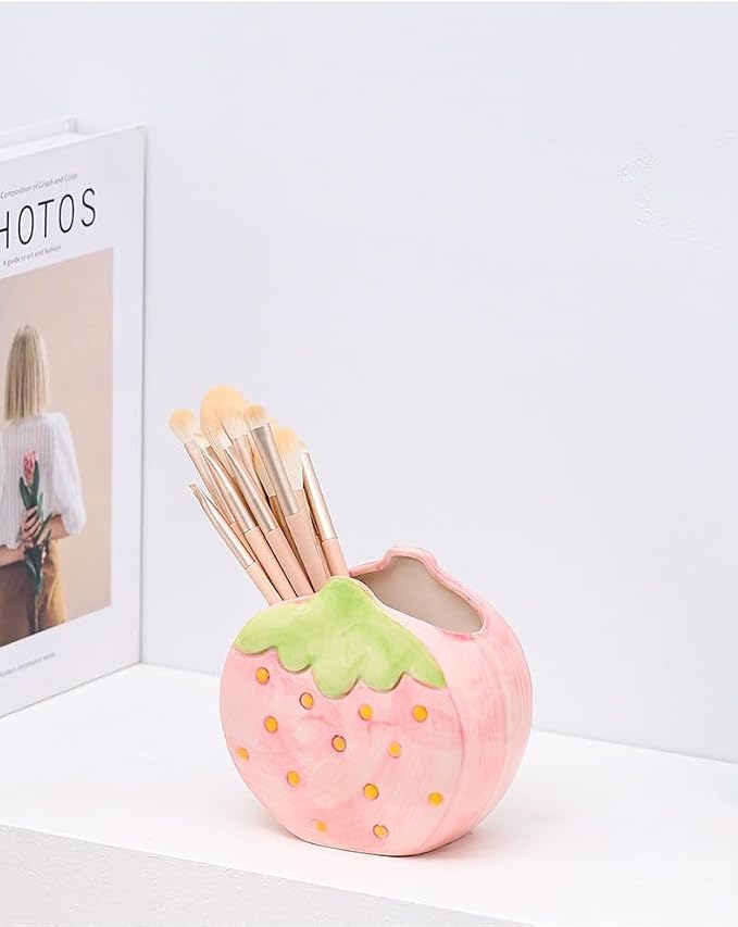 Strawberry Pencil Holder Toothbrush Holder Cute Pen Holder for Desk Organizer Makeup Brush Pencil Cup Kawaii Desk Accessories Aesthetic Office Home Decor Birthday Gifts for Women (Pink)