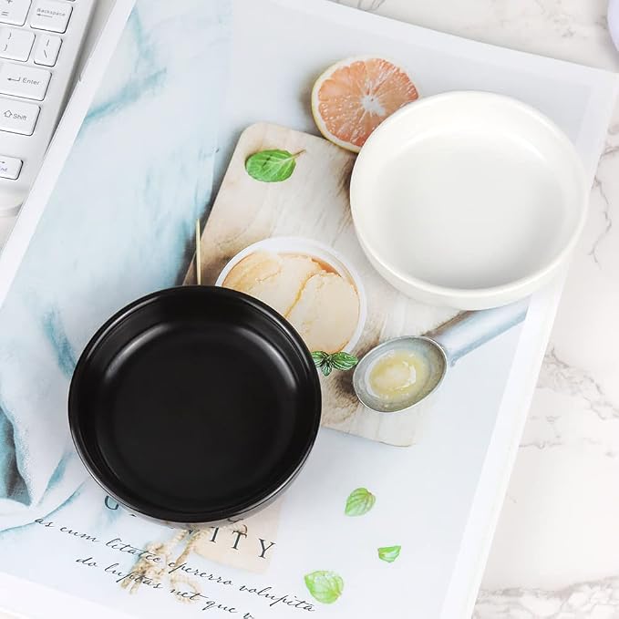 MEI YI TIAN Small Ceramic Paperclip Holder for Desk, Round Paper Clip Holder Push Pin Organizer Macaron White Paper Clip Dispenser Desktop Organizer Cute Storage Plate Desk Accessories