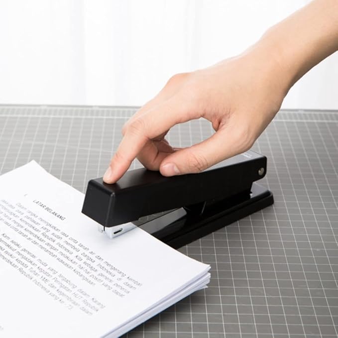 Desk Stapler Metal Office Stapler Simple Stapler for Binding 25 Pages Black and Silver for Choice Suitable for Office Or Desk School Supplies (Color : B, Size : Small)