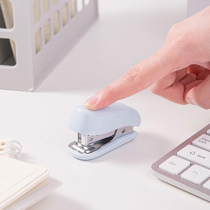 Desk Stapler Mini Cute Desktop Stapler Office Stapler 20 Paper Capacity Free 1 Box of Staples for Desktop Attachment File Binding Blue School Supplies (Color : A)
