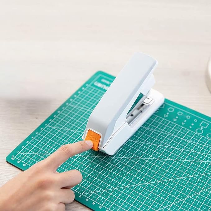 KUYWLMKMZZ Desk Stapler Office Stapler Labor-Saving Stapler Desktop Stapler Office Desktop File Sorting Suitable for Office File Binding and Finishing School Supplies (Color : White)