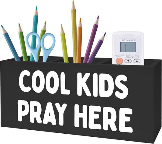 Christian Pen Pencil Crayon Holder for Kids Boys, Cool Kids Pray Here Bible Verse Pencil Pen Holder Organizer for Toddler Boys Room Bedroom Desk Accessories,Room Bedroom Decor