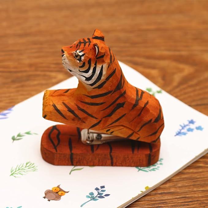 Wooden Animal Stapler, Desktop Stitcher Art Figurine Statue Sculpture Wooden Stapler for School Office Stationery (Tiger)
