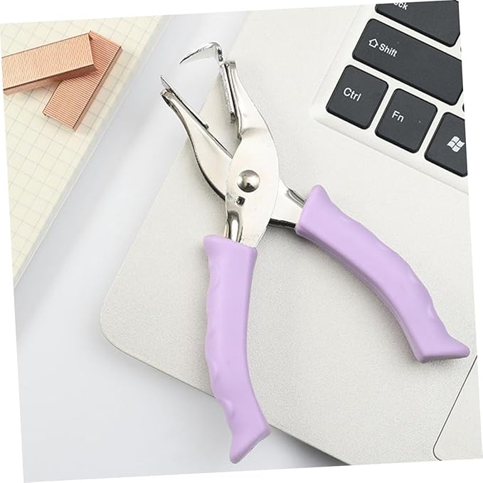 VILLCASE 2Pcs Labor-Saving Staple Puller Remover Tools with Ergonomic Grip for Office and Home Use Compact and Lightweight Staple Removing Accessories Random Color Random Color