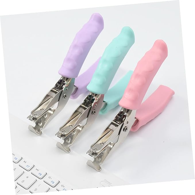2Pcs Handheld Staple Pullers Office Staple Removing Tools for School Home Workplace Easy Saving with Random Colors Random Color