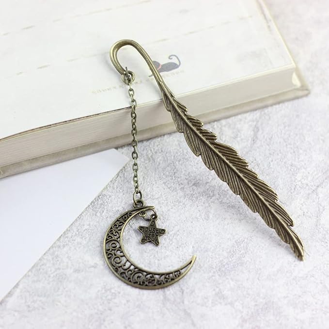 iayokocc Creative Metal Feather Bookmark, Classical Bookmarks with Pendant for Women, Teens Girls, Readers and Book Lovers.(Stars and Moon)