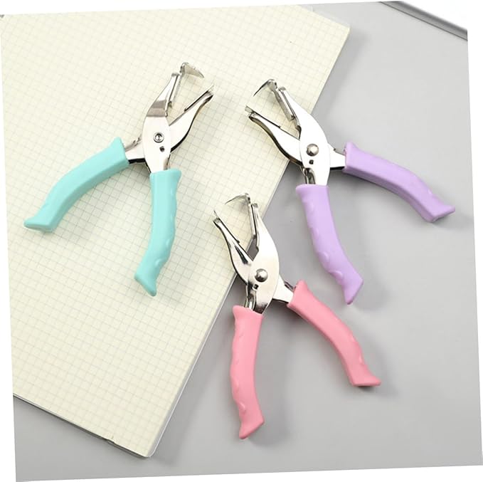 VILLCASE 2Pcs Labor-Saving Staple Puller Remover Tools with Ergonomic Grip for Office and Home Use Compact and Lightweight Staple Removing Accessories Random Color Random Color