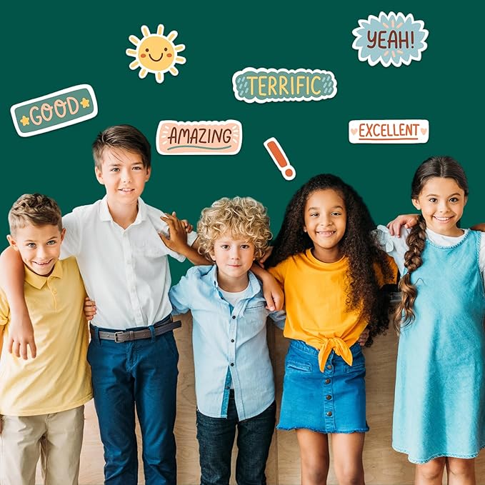 Mindsoft Bulletin Board Fabric 48 '' x 107 '' Class Fabric for Classroom Bulletin Board Decor, Pillows, Curtains, Crafts(Hunter Green Cloth)