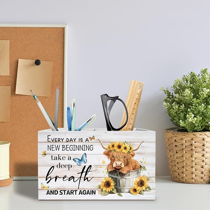 Inspirational Highland Cow Pen Holder for Desk, Highland Cow Lover Gifts Pencil Organizer, Rustic Sunflower Heifer Wooden Box Sign Desk Decor for Girls Room Home Office Decoration