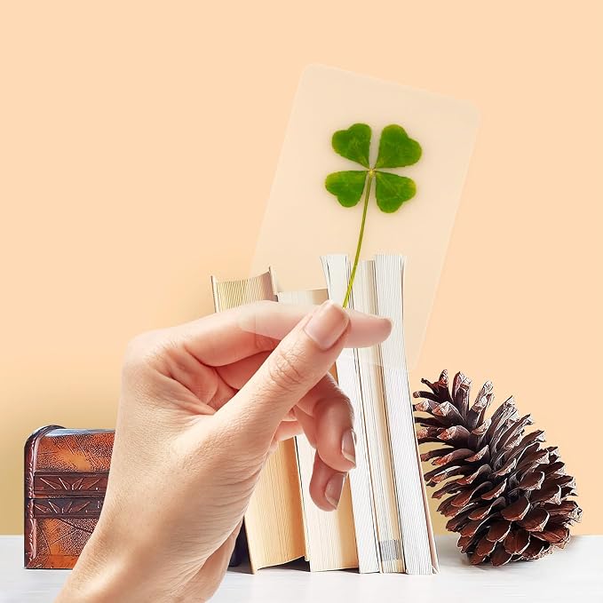 Real Four Leaf Clover Bookmark, Elegant 4 Leaf Clover Charm, Perfect Gift for Book Lovers, Preserved Four Leaf Clover in Laminated Bookmark Made in Korea