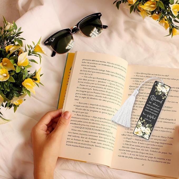 Christian Faith Bookmark, Inspirational Gift for Believers, Uplifting Present for Spiritual Readers, Faith - Based Reading Gift,Unique Floral & Scripture Design Bookmark, WCB46