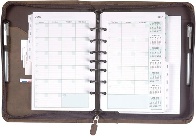 Day-Timer Distressed Look Starter Set Organizer, Undated, 7 Ring, Desk Size, 5-1/2 x 8-1/2", Brown (43184)