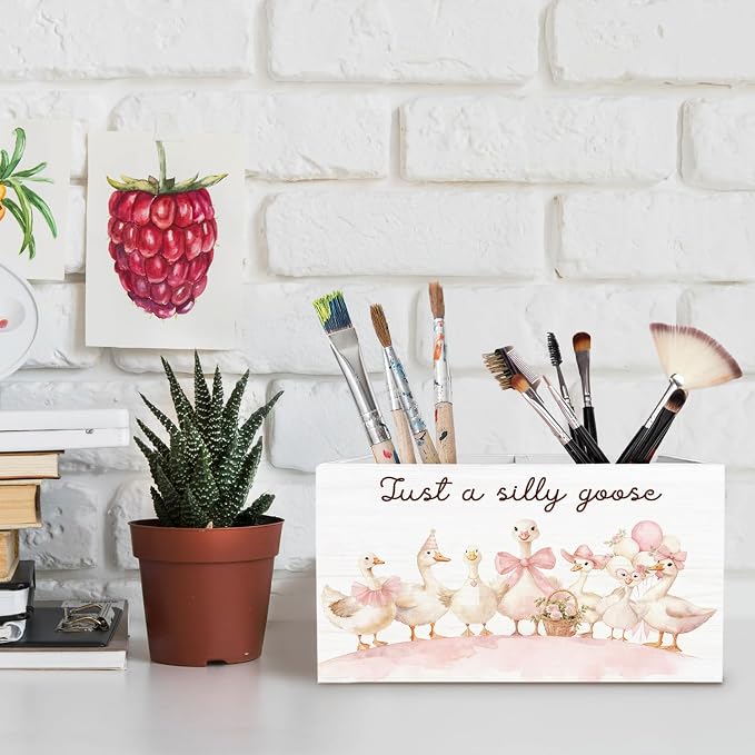 Coquette Pink Bow Geese Pen Holder for Desk, Goose Gifts Pencil Organizer, Preppy Pink Floral Cute Geese Wooden Box Sign Desk Decor for Girls Nursery Home Office Decoration