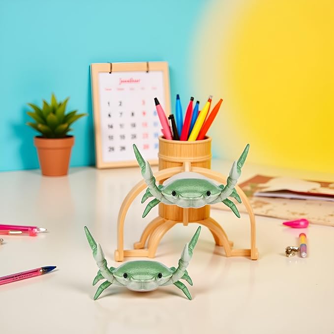 2Pcs Creative Crab Pen Holder Weightlifting Crabs Pen Stand Storage Rack, Office Desktop Decoration, Pencil Holders Supplies Holders and Dispensers, Desk Accessories and Workspace Organizers (Green)