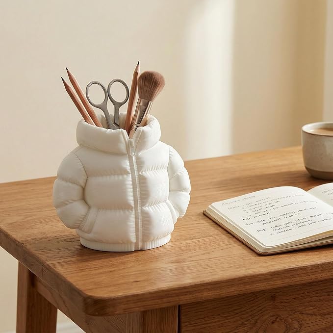 YOKUSHI Down Jacket Pen Holder, 3D Printed Funny Puffer Jacket Pencil Holder, Creative Desk Organizer for Office Supplies, Cute Unique Stationery Holder for Desk, Quirky Gift for Women Men (White)
