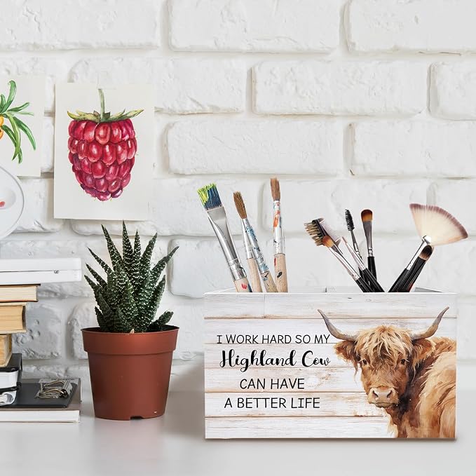 Highland Cow Gifts Pen Holder for Desk, Gifts for Highland Cow Lovers Pencil Organizer, Rustic Funny Heifer Wooden Box Sign Desk Decor for Farmhouse Home Office Decoration