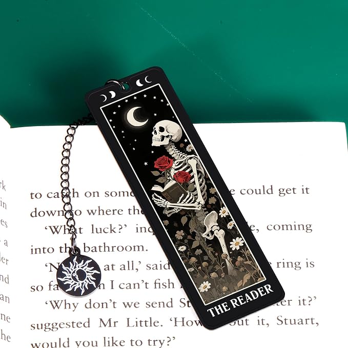 Skeleton Tarot Metal Bookmark - Funny Horror Gothic Bookmark Skull Tarot Card Bookmarks for Book Lovers Girls Halloween Spooky Basket Stuffer for Women Boo Basket Stuffers College Dorm Room Essentials