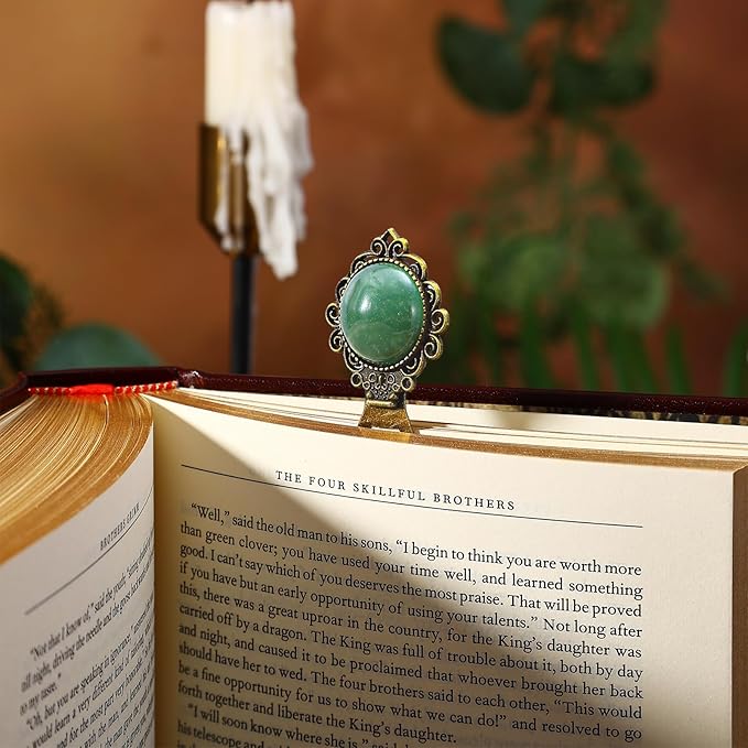 1Pcs Vintage Green Aventurine Bookmark with Natural Crystal Stone - Fantasy Brass Metal Green Jade Bookmarks for Reading Women, Men, Book Lovers, Girls and Teachers Book Marks(Green Jade)