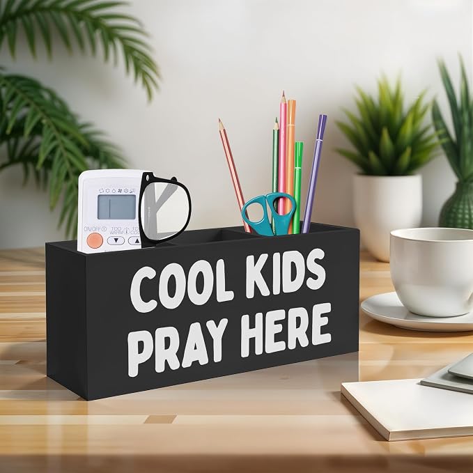 Christian Pen Pencil Crayon Holder for Kids Boys, Cool Kids Pray Here Bible Verse Pencil Pen Holder Organizer for Toddler Boys Room Bedroom Desk Accessories,Room Bedroom Decor
