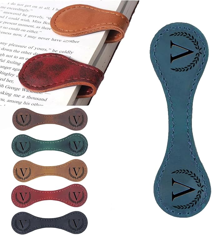 Personalized Magnetic Leather Bookmark, 26 Letters Custom Leather Bookmarks, Handmade, Leather Magnetic Bookmark for Book Lovers Readers Women Kid(Blue，V）