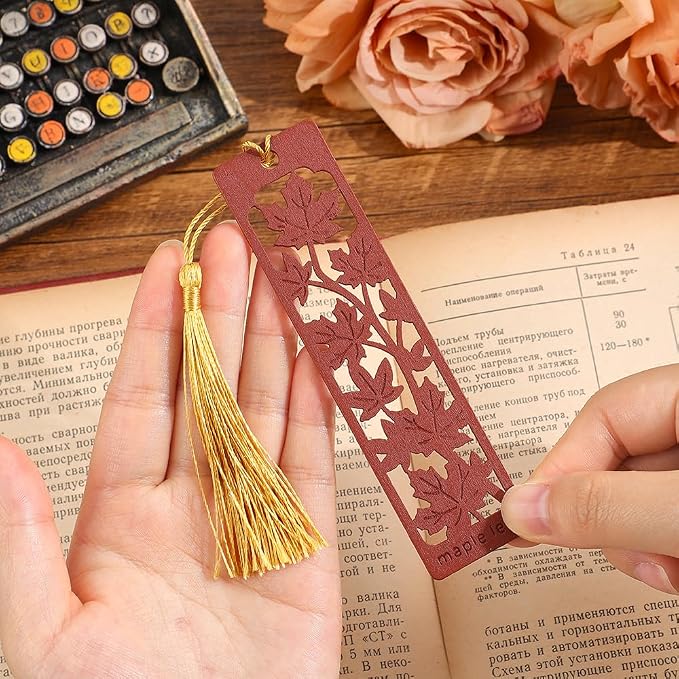 icceemee 2pcs Wooden Bookmarks with Red Maple & Ginkgo Foliage Design - Autumn Themed Book Markers for Women, Men, Readers - Unique Gift for Book Lovers