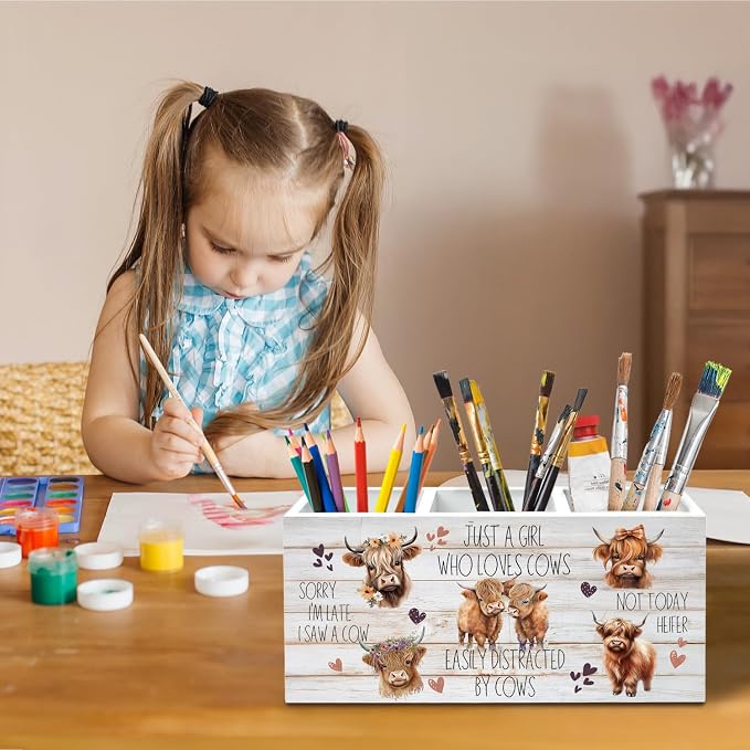 Just a Girl Who Loves Cows Pen Holder for Desk, Highland Cow Lover Gifts Pencil Organizer, Farmhouse Floral Highland Heifer Wooden Box Sign Desk Decor for Home Office Decoration