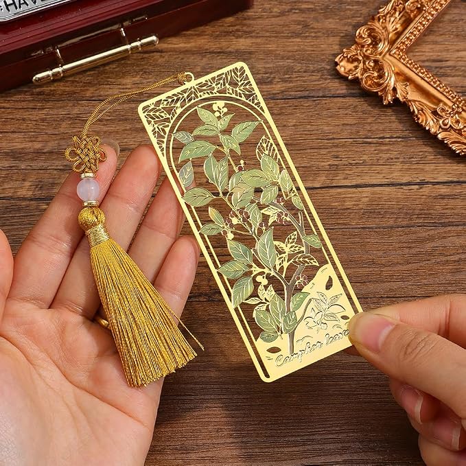 icceemee 2PCS Camphor Leaf Theme Bookmark, Cute Bookmark for Women with Hollow-Out Square & Irregular Design, Natural Tassel Book Marks Set in Gift Box, for Book Lovers