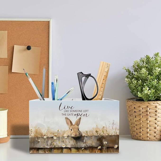 Rustic Daisy Bunny Pen Holder for Desk, Bunny Rabbit Lover Gifts Pencil Organizer, Live Like Someone Left the Gate Open Wooden Box Sign Desk Decor for Home Office Decoration