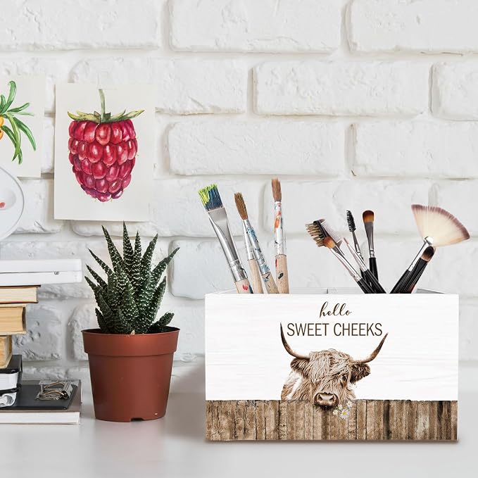 Farmhouse Highland Cow Pen Pencil Holder for Desk, Highland Cow Gifts for Women, Hello Sweet Cheeks Heifer Wooden Makeup Brush Toothbrush Holder Organizer for Vanity Bathroom