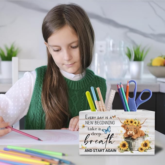 Inspirational Highland Cow Pen Holder for Desk, Highland Cow Lover Gifts Pencil Organizer, Rustic Sunflower Heifer Wooden Box Sign Desk Decor for Girls Room Home Office Decoration