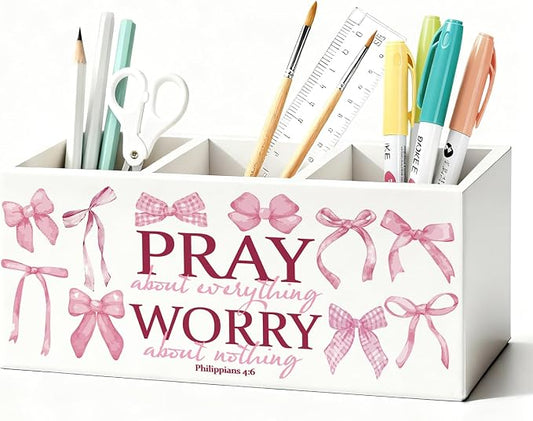 Coquette Pink Bow Christian Pen Holder, Christian Gifts for Women Pencil Holder for Desk, Preppy Pink Bible Verse Wooden Box Sign Decorations for Girly Room Bedroom Dorm Office Desk Tabletop