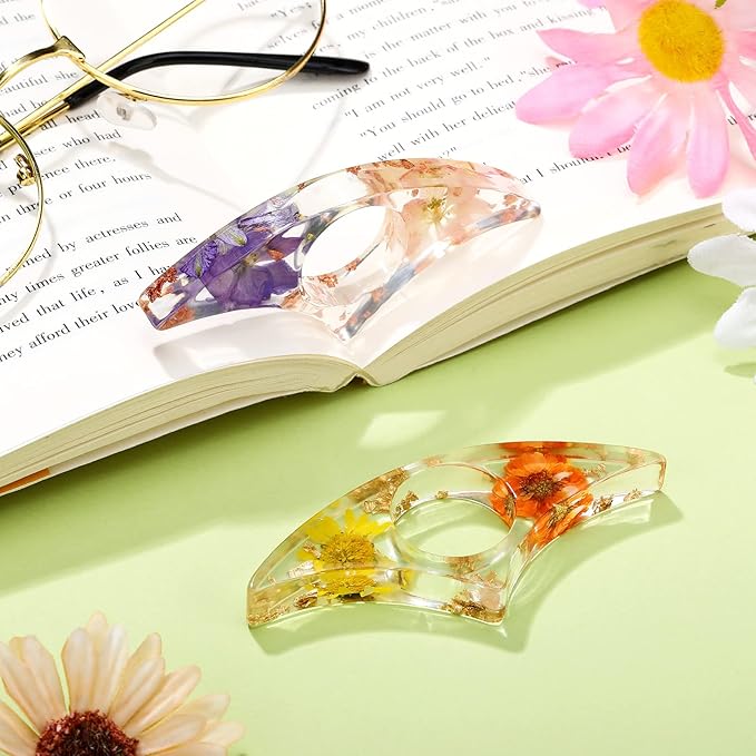 2 Pcs Dried Flower Resin Book Page Holder Transparent Thumb Ring Pages Holders Handmade Personalized Bookmark Reading Accessories for Teachers Book Lovers Literary Birhday Gift