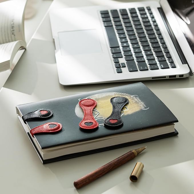 2Pcs Magnetic Leather Bookmarks with Gift Box Magnetic Pen Holder Book Marks Clip Gift for Book Lover Readers Men Women Teachers Students, Heart Bookmarks