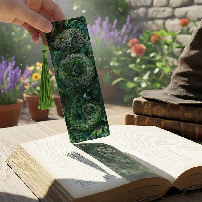 4 Pcs Stained Glass Animal Bookmarks for Women Men, Magic Transparent PVC Bookmark with Tassels, Fantasy Reader Gift, Cool Book Marks Accessories for Reading Lovers Bookish