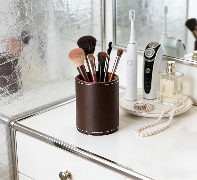 Round Pen Pencil Holder, PU Leather Pencil Cup, Desktop Stationery Organizer, Stand Desk Organizer, Office Accessories Container (Brown)