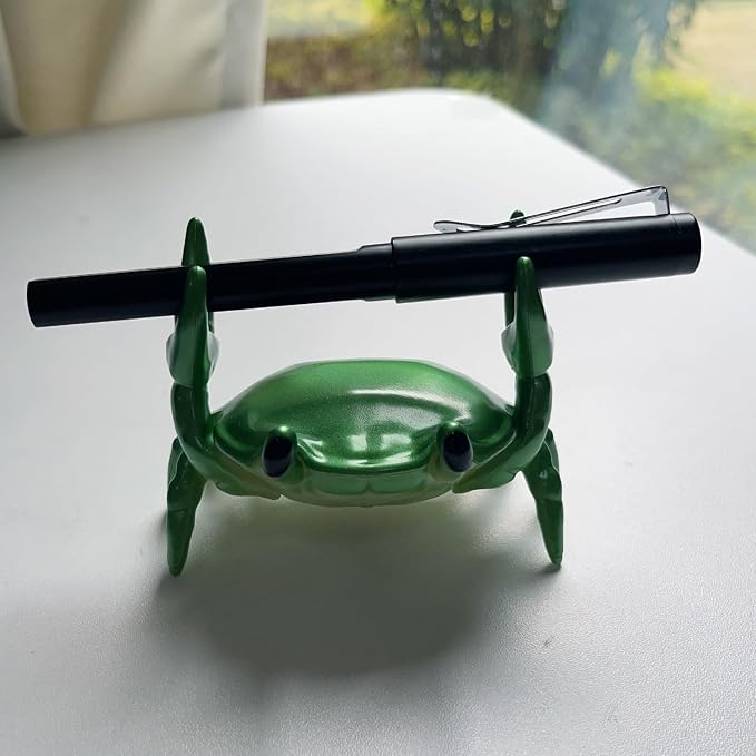 1Pcs Weightlifting Crab Pen Holder Funny Crab Pen Holder for Storage Office Desk Display Decorations (Green)