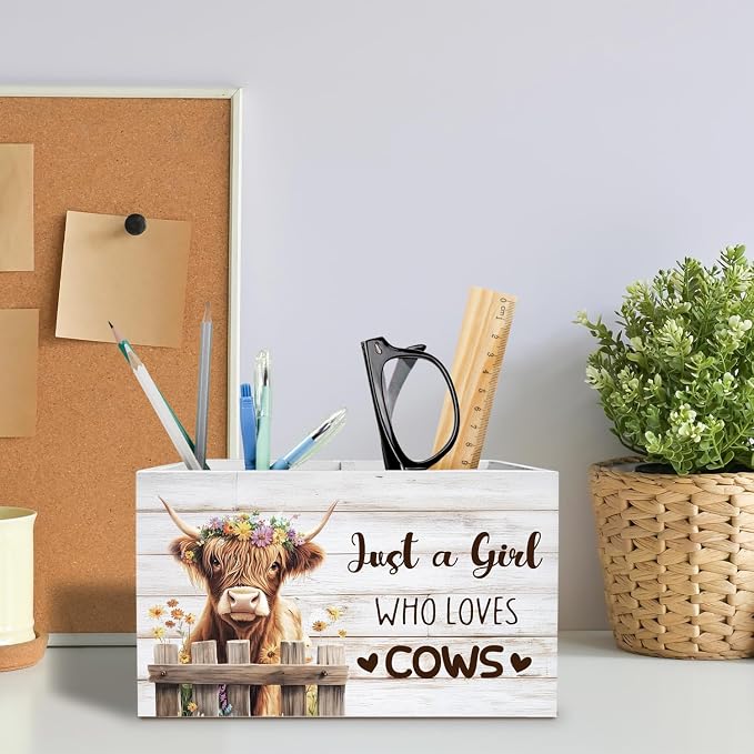 Highland Cow Gifts Pen Holder for Desk, Just a Girl Who Loves Cows Pencil Organizer, Rustic Floral Heifer Wooden Box Sign Desk Decor for Girls Bedroom Home Office Decoration
