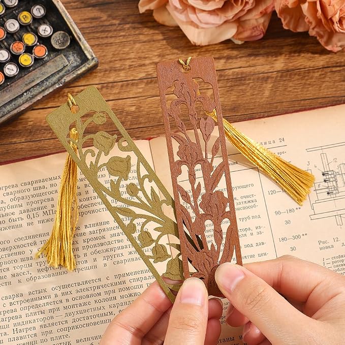 icceemee 2pcs Wooden Bookmarks with Iris & Bluebell Floral Design - Nature Themed Book Markers for Women, Men, Readers - Unique Gift for Book Lovers