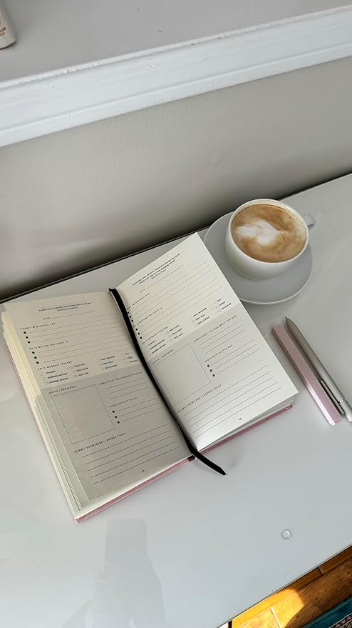 ALHAMDULILLAH JOURNAL: Daily Gratitude, Inspiring Quotes, Habit Tracker & Monthly Reflections - Wellness Gift for Muslim Men & Women, Great for Ramadan & Eid