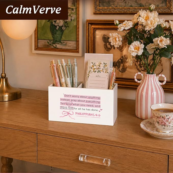 Christian Pen Pencil Holder for Desk, Coquette Pink Bow Christian Gifts for Women, Preppy Bible Verse Pencil Holders Wooden Box Organizer for Girls Room Bedroom Dorm Desk Tabletop
