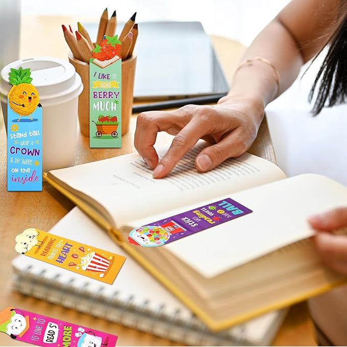 Eersida 150 Pieces Scratch and Sniff Scented Bookmarks Kids Fruit Food Theme Sayings Bookmarks Sayings Assorted Cute Scented Gifts for Students Teens Food Lovers, 10 Styles
