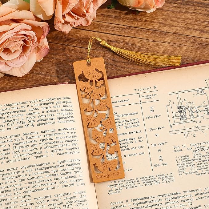 icceemee 2pcs Wooden Bookmarks with Red Maple & Ginkgo Foliage Design - Autumn Themed Book Markers for Women, Men, Readers - Unique Gift for Book Lovers